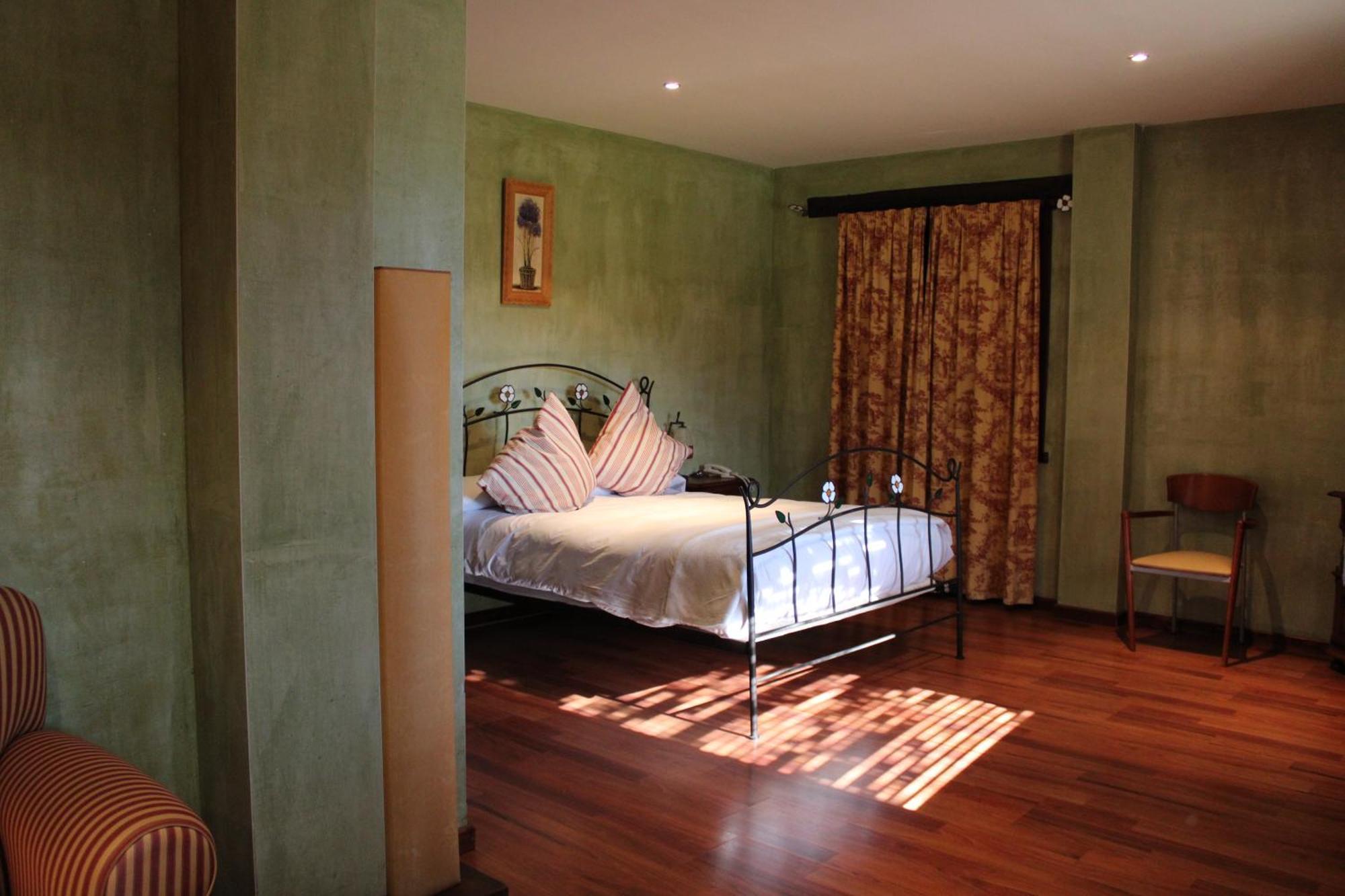 Hotel Rural Carlos I Garganta la Olla Bagian luar foto