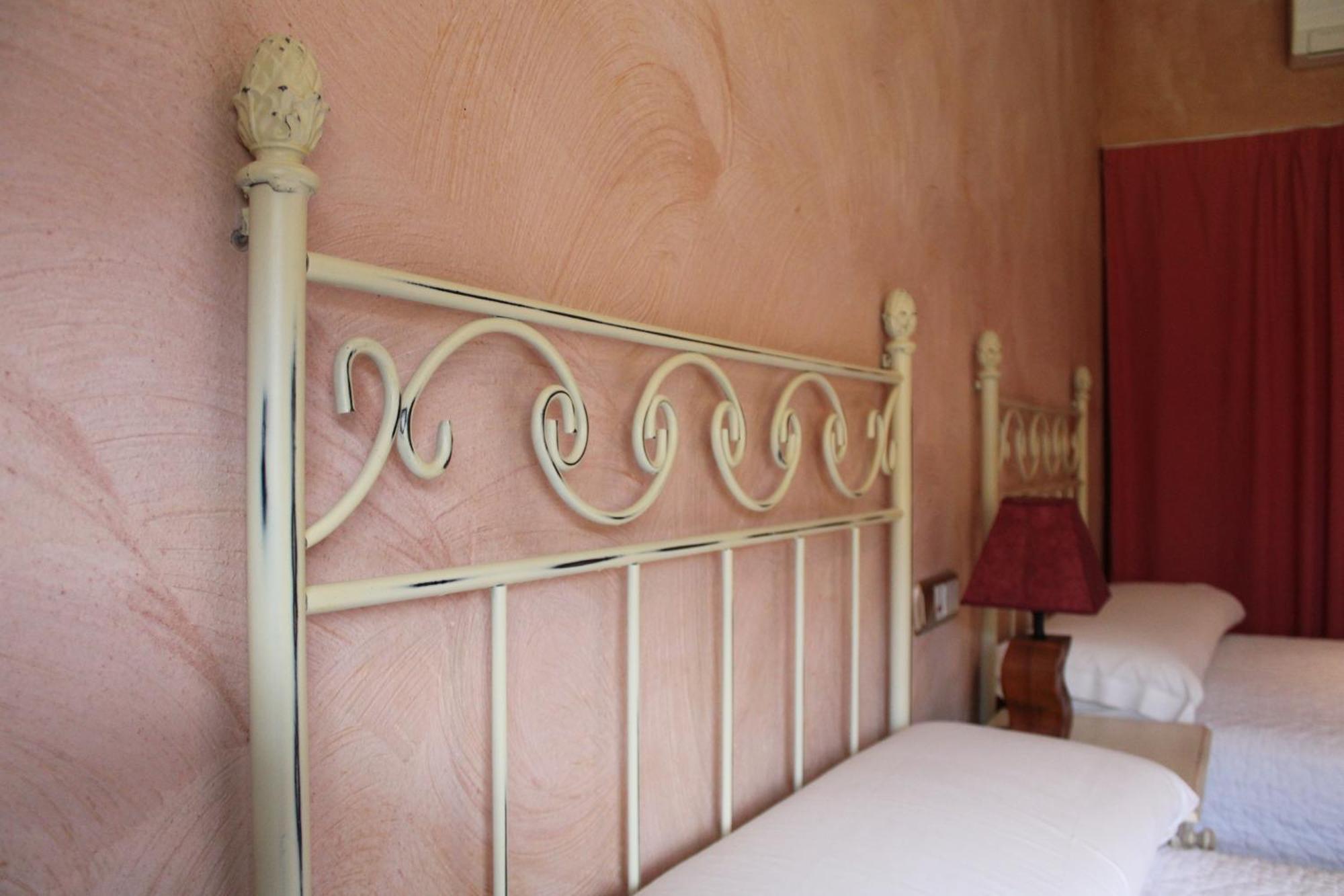 Hotel Rural Carlos I Garganta la Olla Bagian luar foto