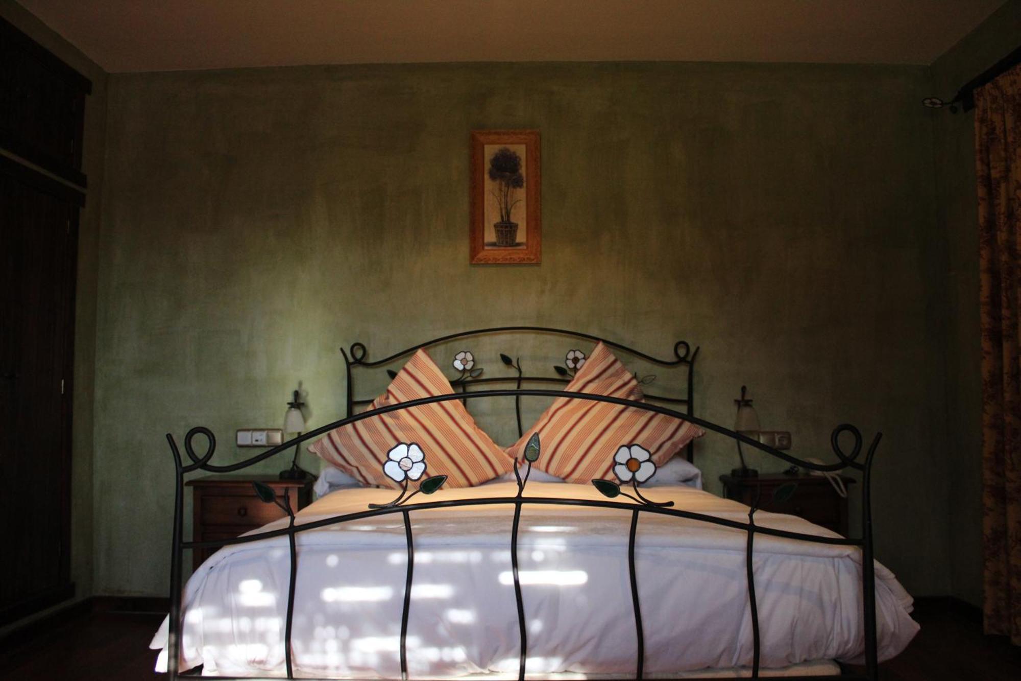 Hotel Rural Carlos I Garganta la Olla Bagian luar foto