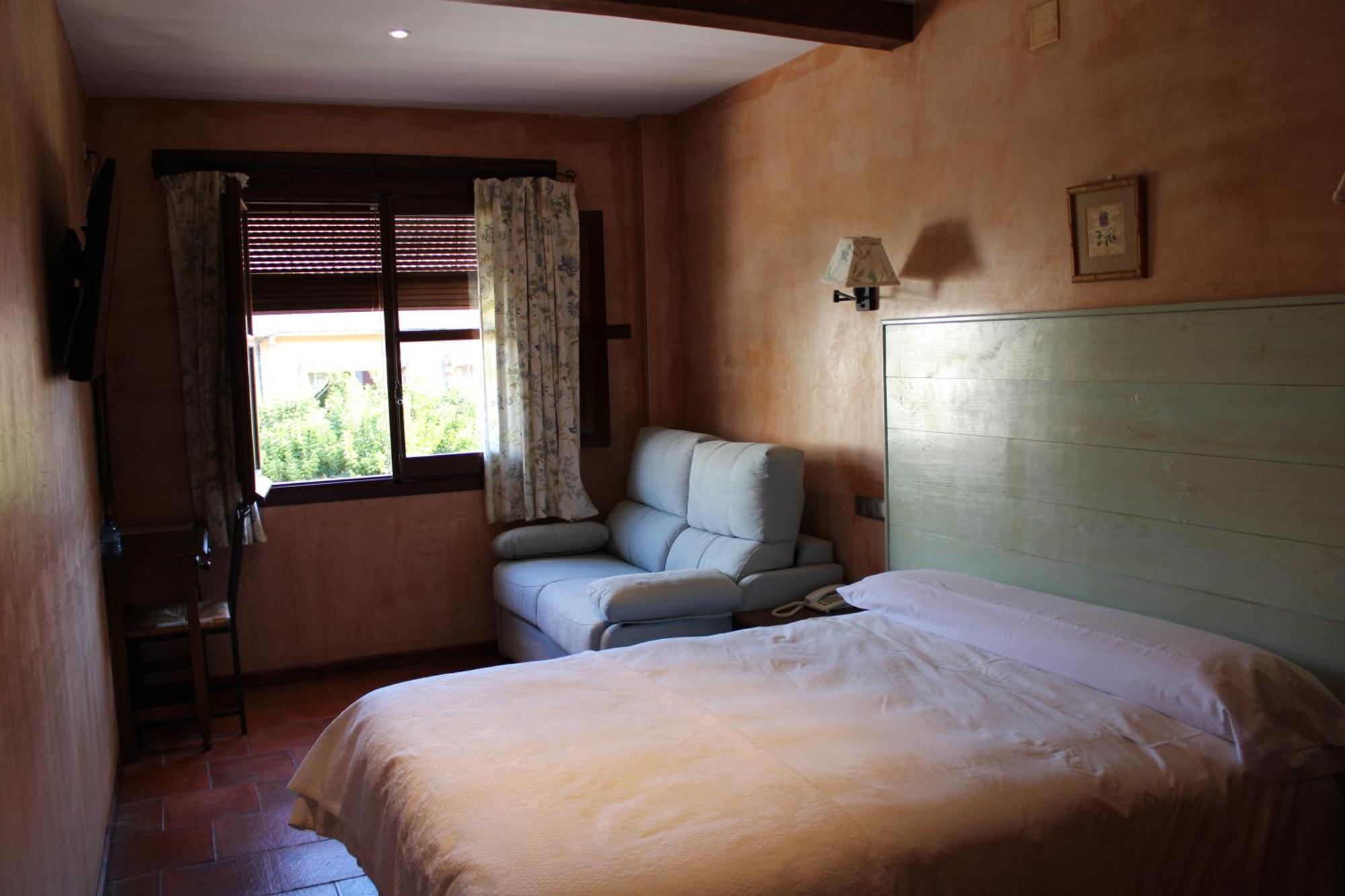 Hotel Rural Carlos I Garganta la Olla Bagian luar foto