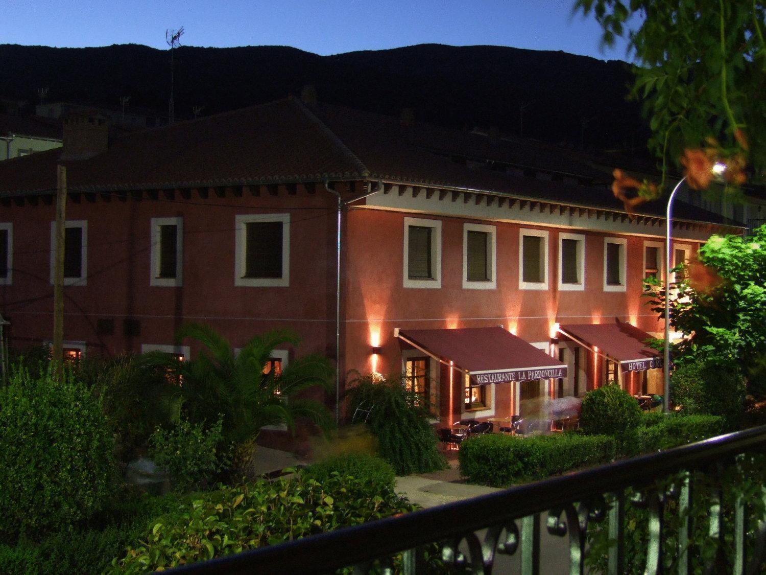 Hotel Rural Carlos I Garganta la Olla Bagian luar foto