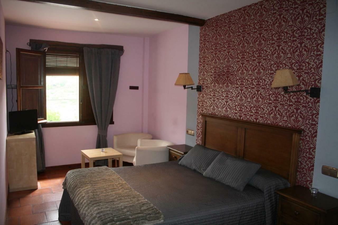 Hotel Rural Carlos I Garganta la Olla Bagian luar foto